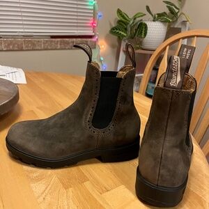 Blundstone Chelsea boots